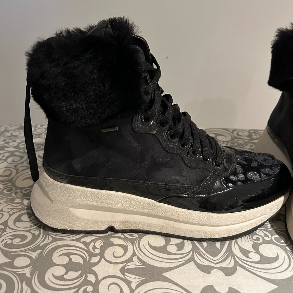 Geox Black and White Winter Boots with Fur Trim